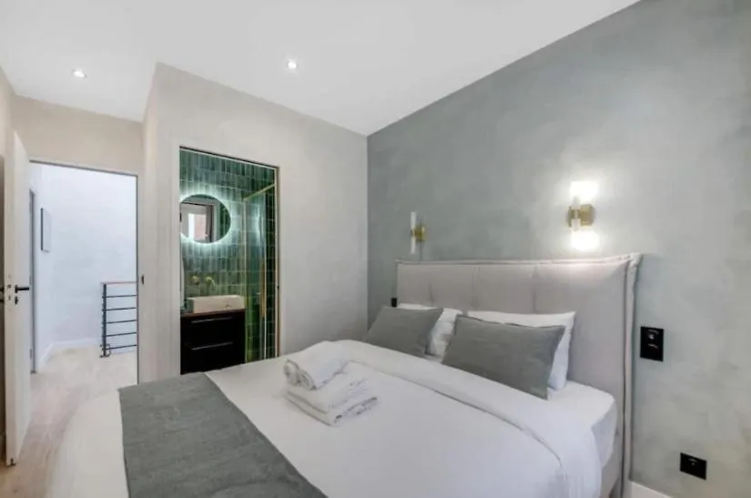 Maison De Charme Au Coeur De Batignolles Paris
