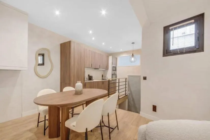 Maison De Charme Au Coeur De Batignolles Paris 0*,